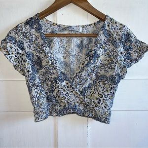 Hollister Cropped Shirt